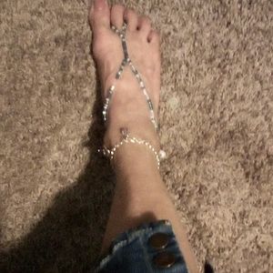 Anklets to toe